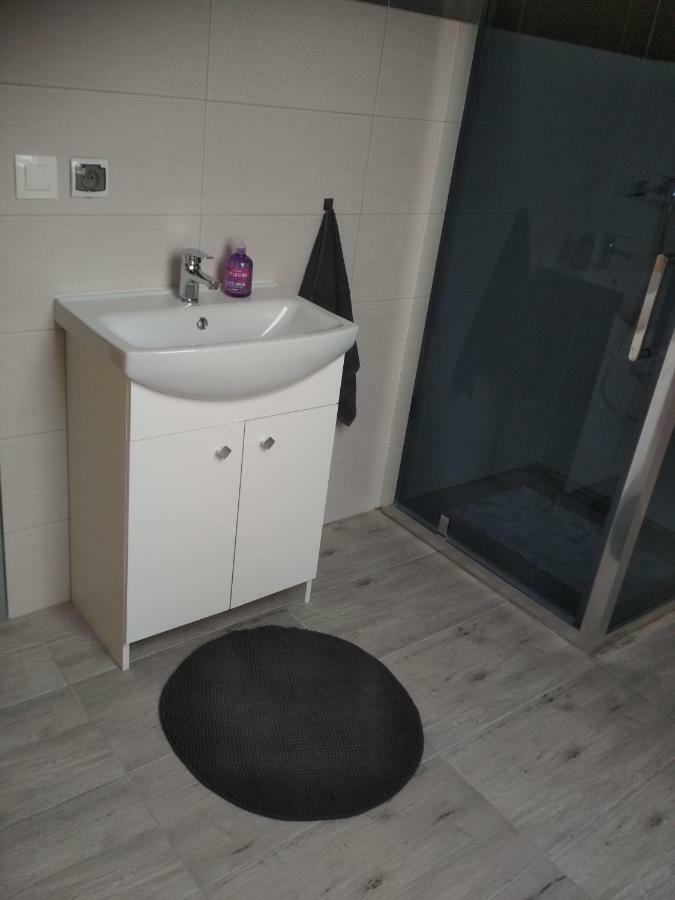 Apartment 2 *